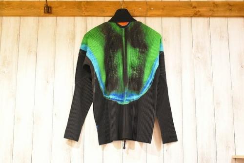 オム プリッセ イッセイ ミヤケのプリーツジャケット