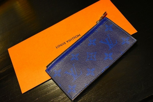 ラグジュアリーブランドのLOUIS VUITTON 　