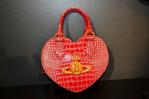 ヴィヴィアンウエストウッドの2wayショルダーバッグ