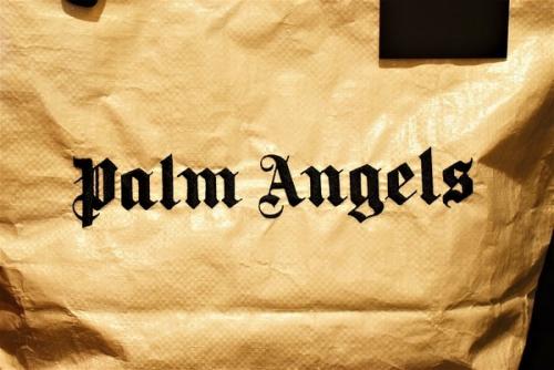 PVCのトートバッグ