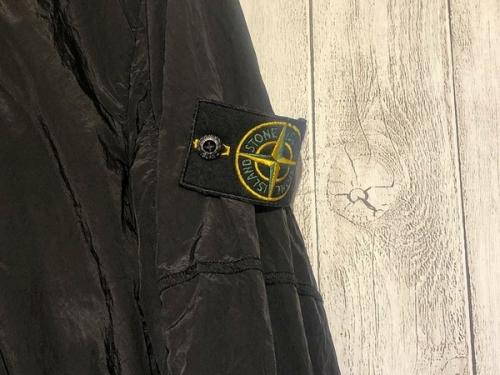 ストーンアイランドのナイロンジャケット