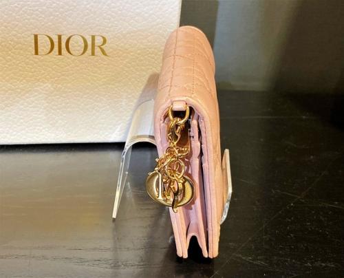 ミニウォレットのCannage Lotus Wallet