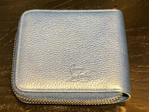 クリスチャンルブタンのコンパクトウォレット