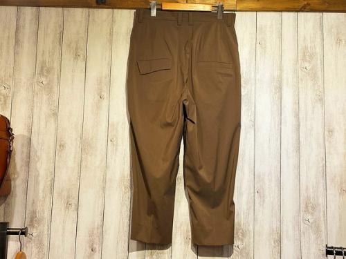 ドゥルカマラのタックパンツ