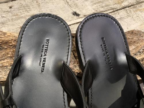 ボッテガベネタのレザーサンダル