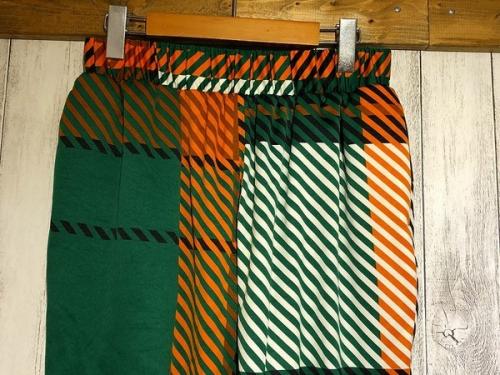 イッセイミヤケのプリーツパンツ