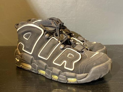 バレンシアガのTRIPLE S