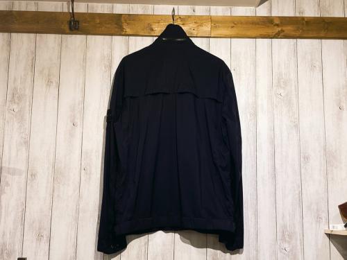 ストーンアイランドのナイロンジャケット