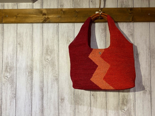 ナチュラルブランドのHELEN KAMINSKI