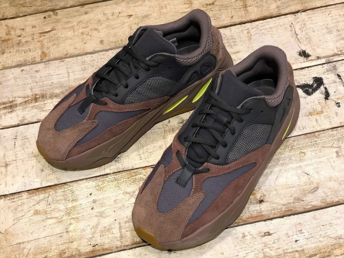 ストリートブランドのadidas YEEZY