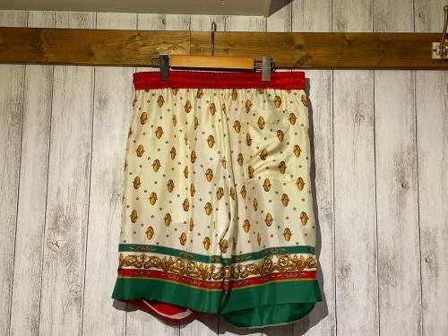 グッチのパンツ