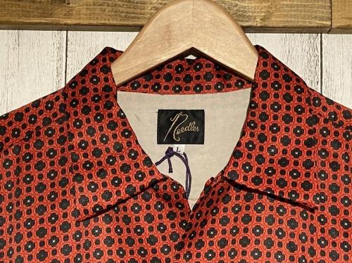 ニードルスのシャツ