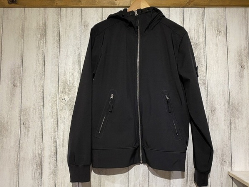 レアアイテムのSTONE ISLAND