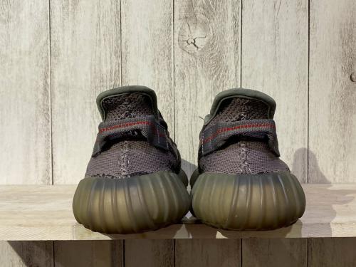 adidas YEEZYのイージー