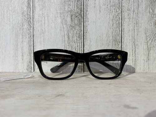 インポートブランドのOLIVER GOLDSMITH