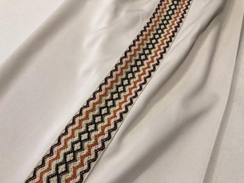 トワロニエのトラックパンツ