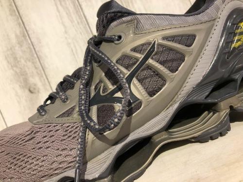 ミズノのMIZUNO WAVE PROPHECY 9