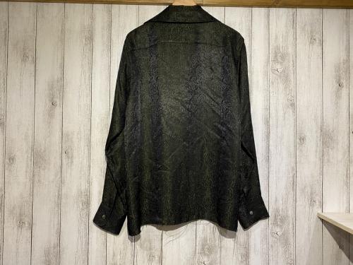 ニードルスのシャツ