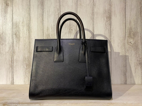 ラグジュアリーブランドのSAINTLAURENT JEANS