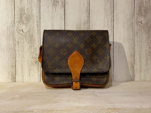 LOUIS VUITTON 　のルイ ヴィトン　