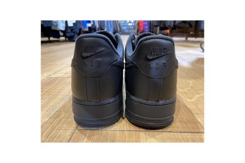 シュプリームのスニーカー