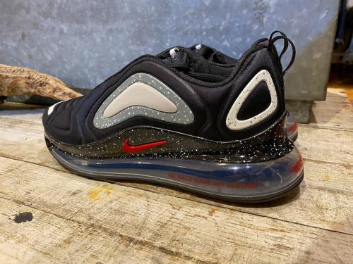 ナイキ×アンダーカバーのAIR MAX 720