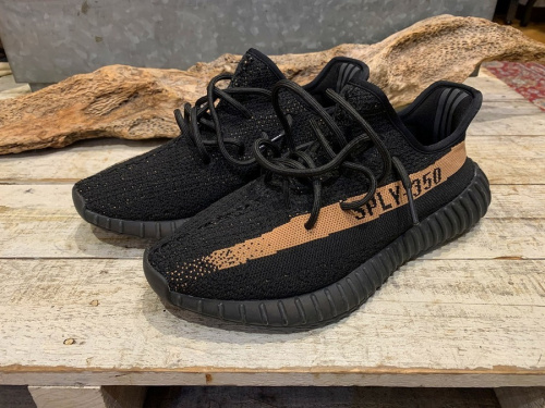 ストリートブランドのadidas