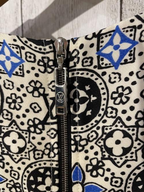 ルイ・ヴィトンのモノグラムブラウス