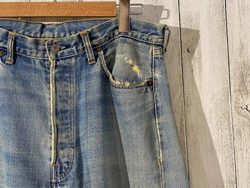 リーバイス 501のデニムパンツ