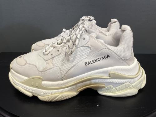 BALENCIAGAのバレンシアガ