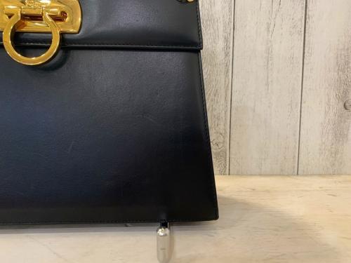 チェーンショルダーバッグのレディース