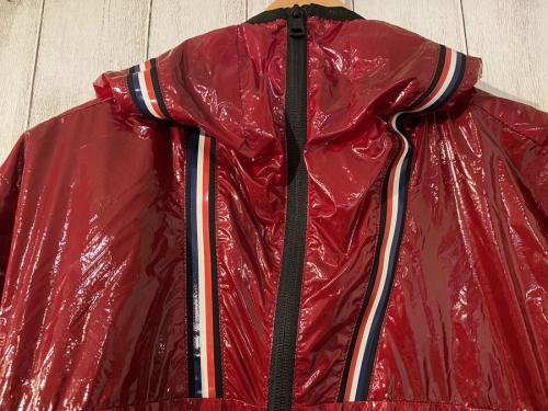 (モンクレール）のナイロンウインドブレーカー