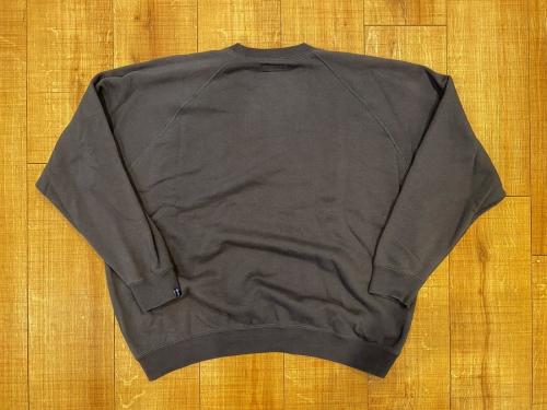 グラフペーパー × ループウィラーのスウェット