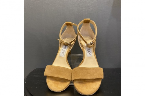 フェミニンブランドのJimmy Choo