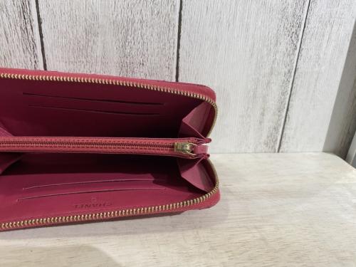 ナイキのラウンドジップウォレット