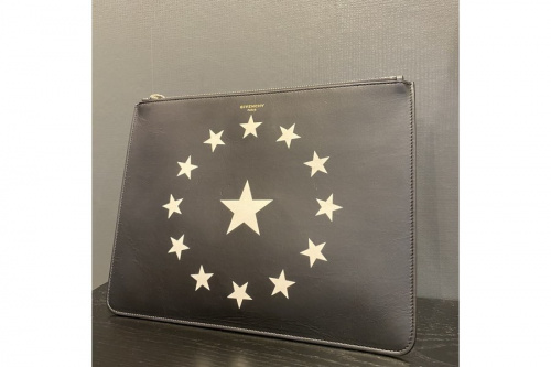 ラグジュアリーブランドのGIVENCHY