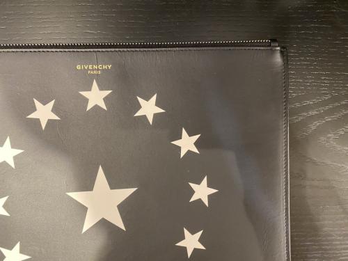 GIVENCHYのジバンシー