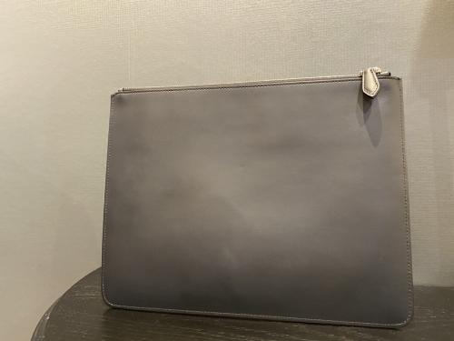 ジバンシーのクラッチバッグ