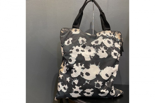 ラグジュアリーブランドのMARNI