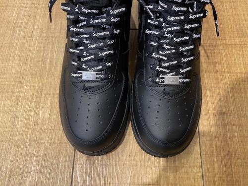 シュプリーム × ナイキのAIR FORCE1 LOW（エアフォースワンロウ)
