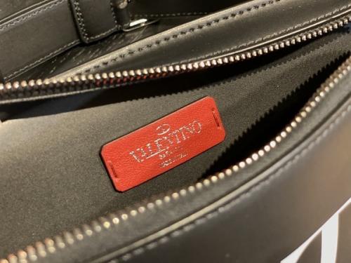 ヴァレンティノのバッグ