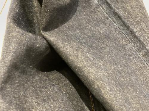 エルブイシーのデニムパンツ　