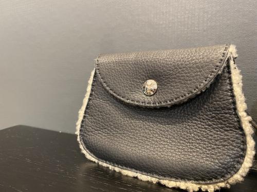 ムートンショルダーポーチの千葉 ブランド 買取