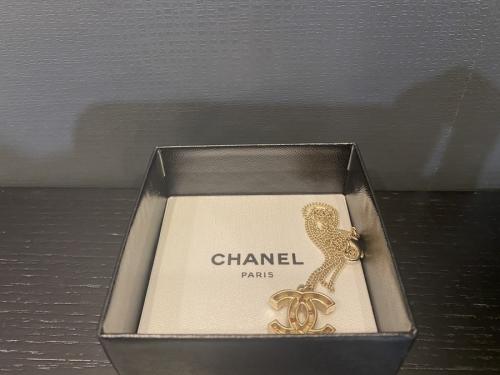 シャネルのココマークストーンネックレス