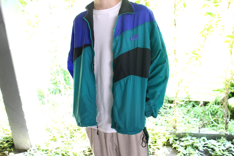 NIKE 90s ナイロンジャケット（L）