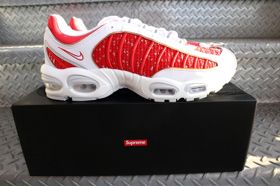 本日の買取速報 Nike X Supreme Air Max Tailwind 4 新品タグ付き 19 08 08発行