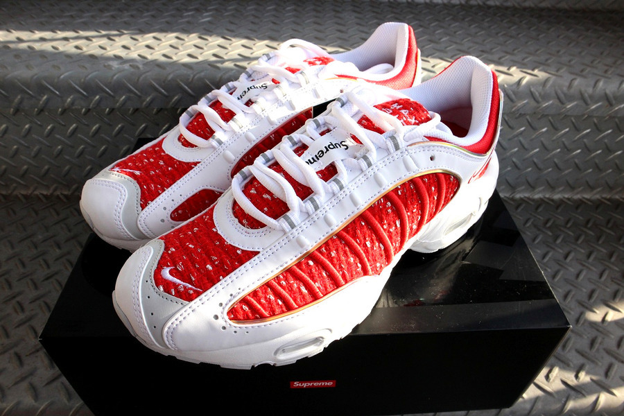 本日の買取速報【Nike x Supreme/Air Max Tailwind 4】新品タグ付き