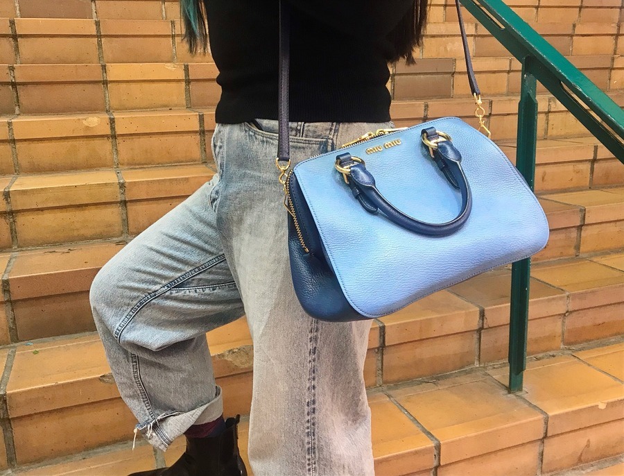 Miu Miu ミュウミュウ ミュウミュウらしいカラーのバッグが入荷 01 06発行