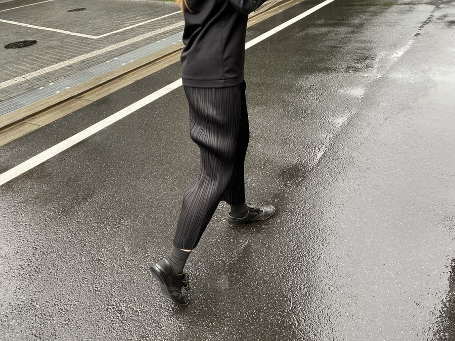 PLEATS PLEASE/プリーツプリーズ】ベーシックプリーツパンツが入荷