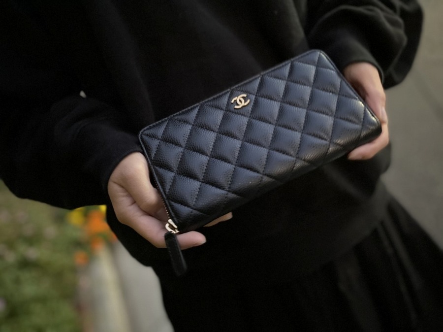 CHANEL/シャネル】より マトラッセキャビアスキン長財布のご紹介です